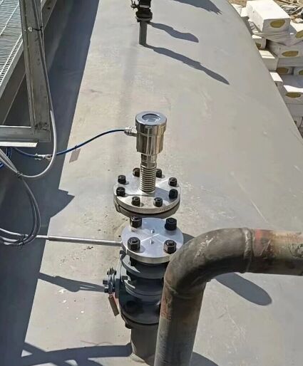 ราดาร์คลื่นนําวัดระดับอินเตอร์เฟสอย่างไร โดยใช้ความแตกต่างในสม่ําเสมอไฟฟ้า?